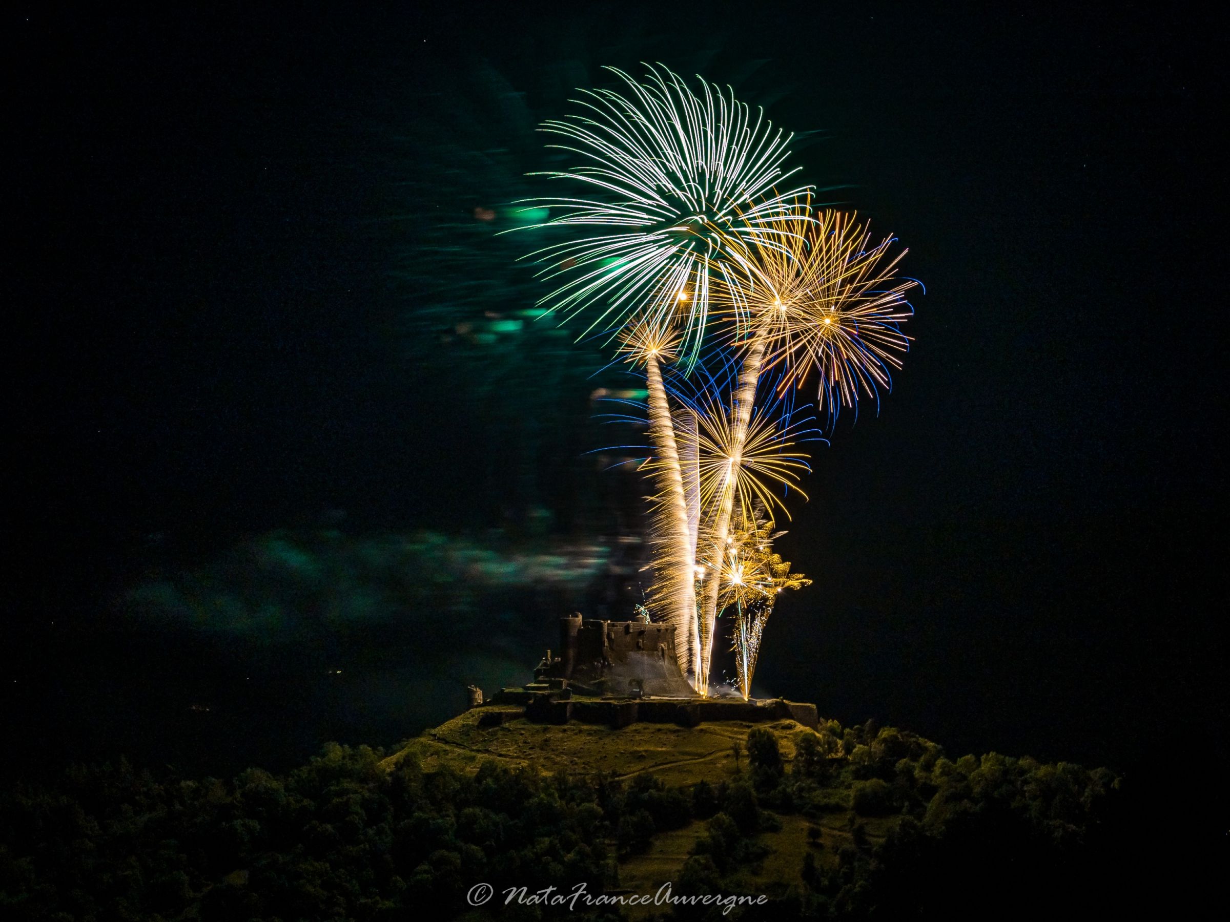 Feu d'artifice 14 juiller 2023 Murol by @NataFranceAuvergne-2228-2